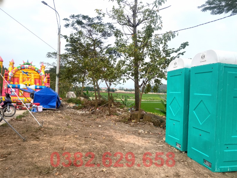 gia-thue-nha-ve-sinh-di-dong-tai-quang-ninh (1)